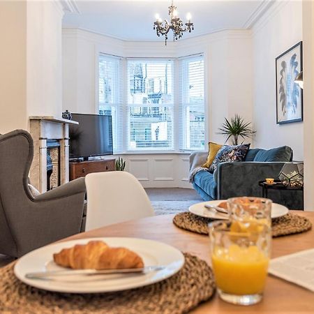Perfectly Located 4 Storey Townhouse With 2 Parking Spaces In Central 해러게이트 외부 사진